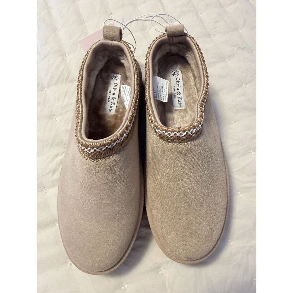 Women's NWT Olivia &Kate Size Suede Platform Shoes‎ 8.5